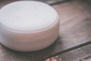 Zigbee-enheter för smarta hem – lampor, sensorer och koordinator i ett mesh-nätverk